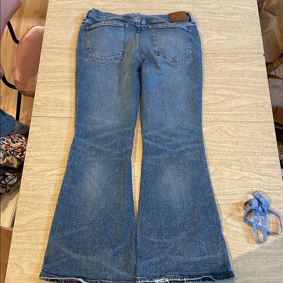AE77 Premium Low Rise Flare Jeans - Picture 5 of 16